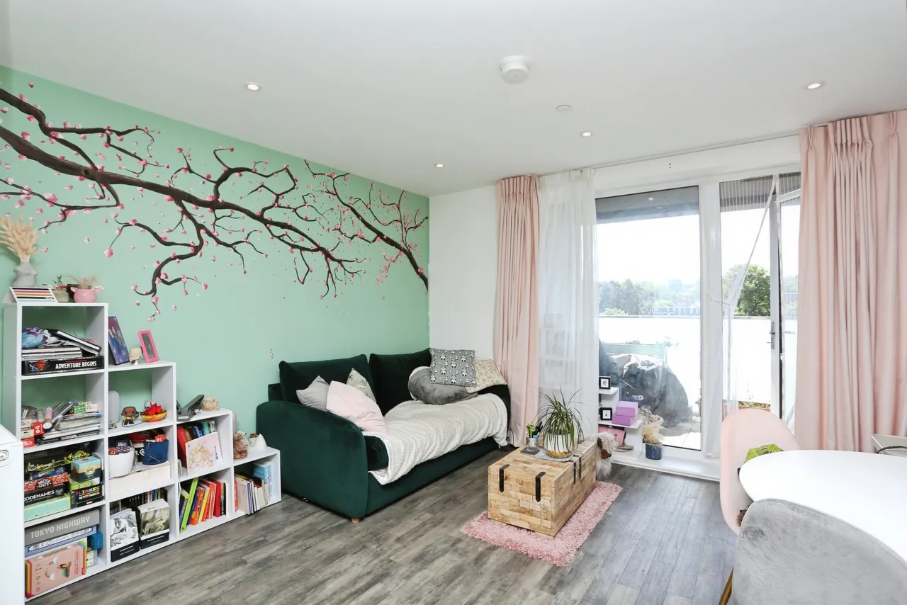 445 Woolwich Road, London, photo 11