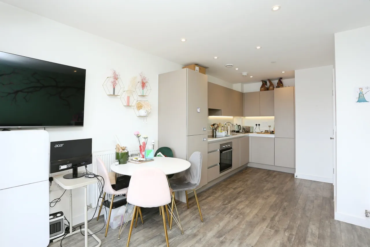 445 Woolwich Road, London, photo 10