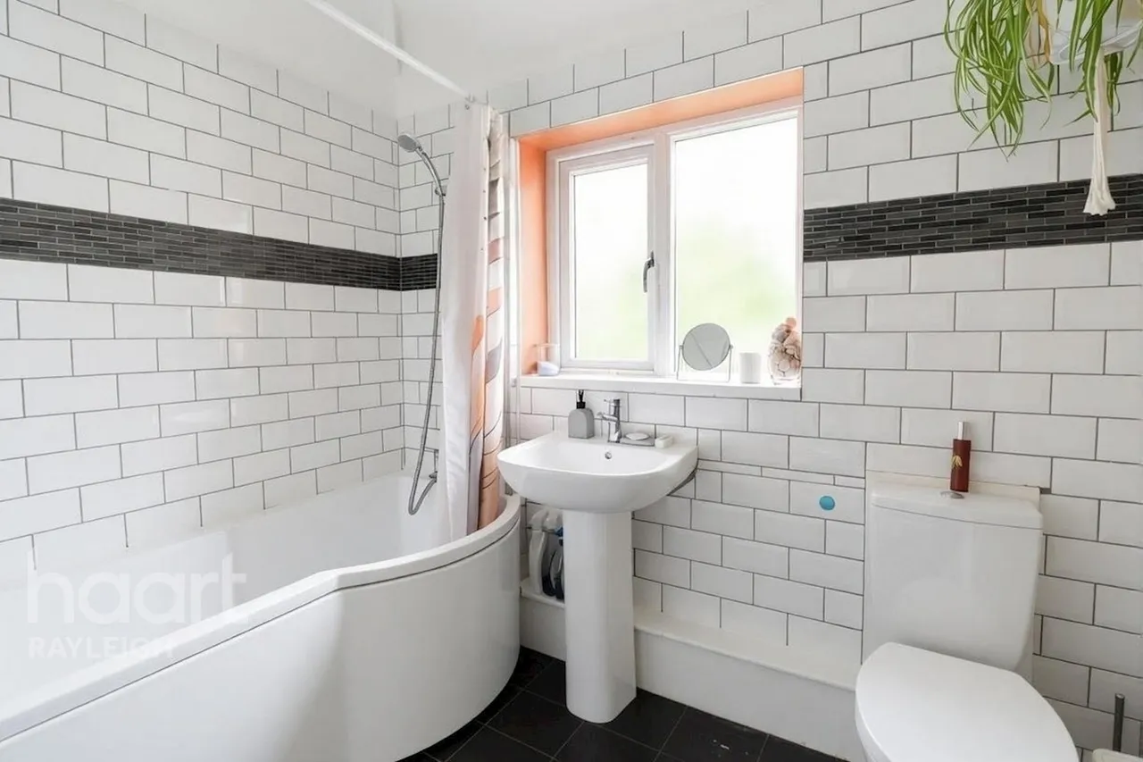 Broomfield Avenue, Leigh-On-Sea, SS9, photo 11