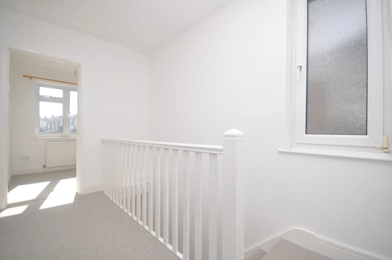 Bruce Grove, Chelmsford, CM2, photo 8