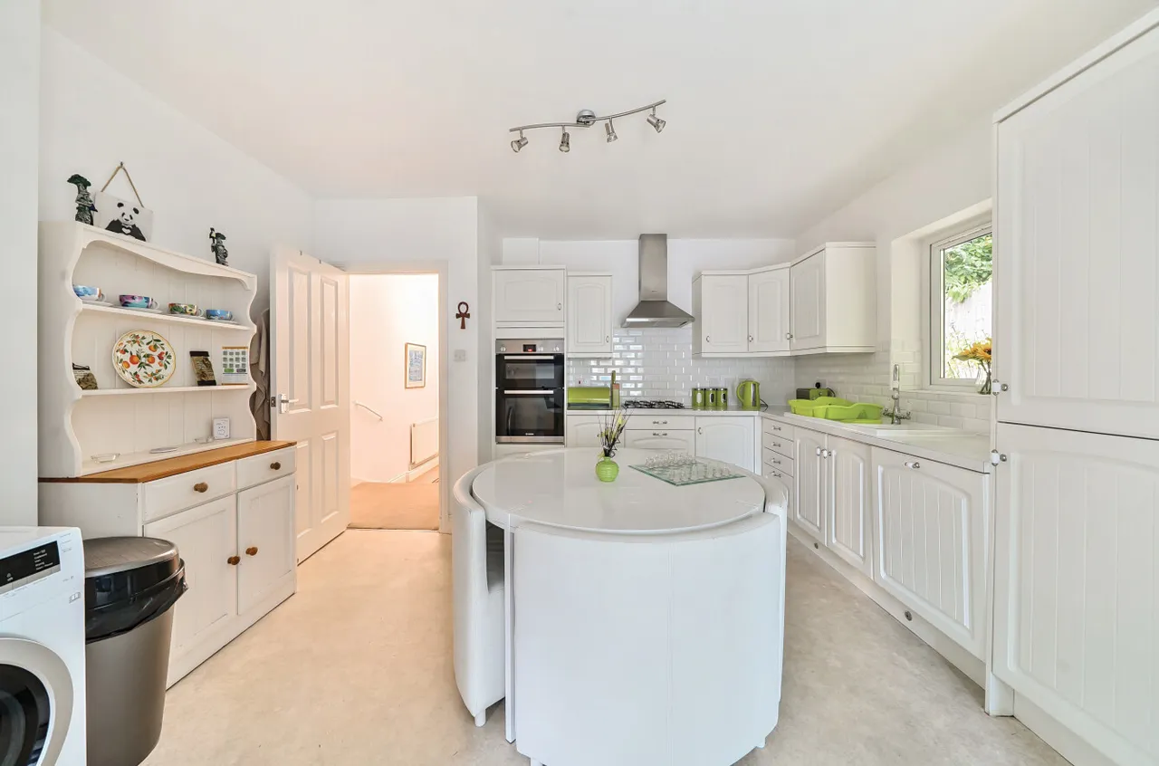 Frimley Road, Ash Vale, Surrey, GU12 5PP, photo 3