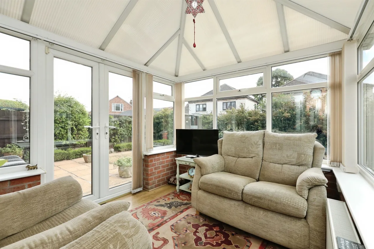 Camborne Crescent, Retford, photo 6