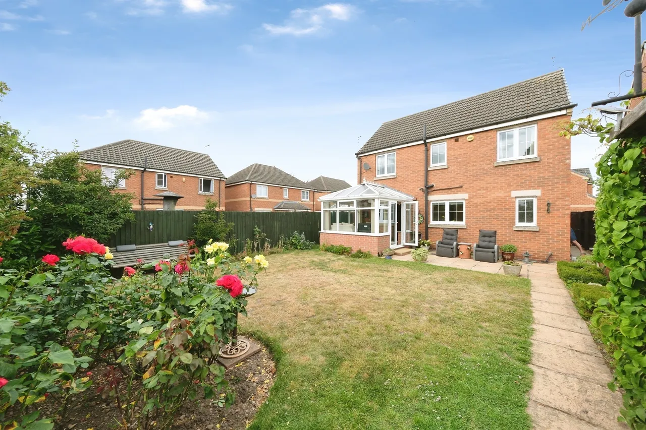 Camborne Crescent, Retford, photo 2