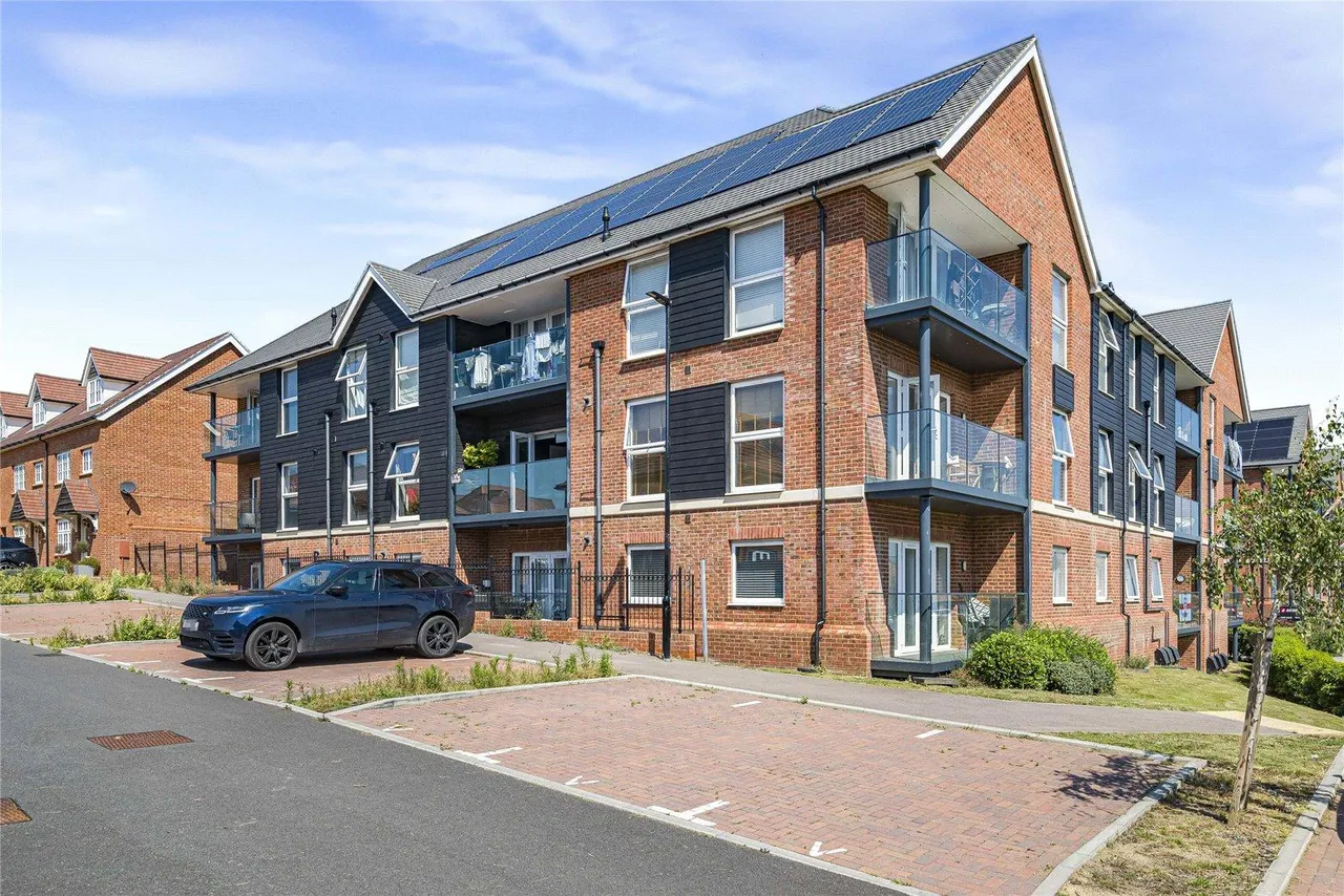 Ackers Drive, Weldon, DA10, photo 26