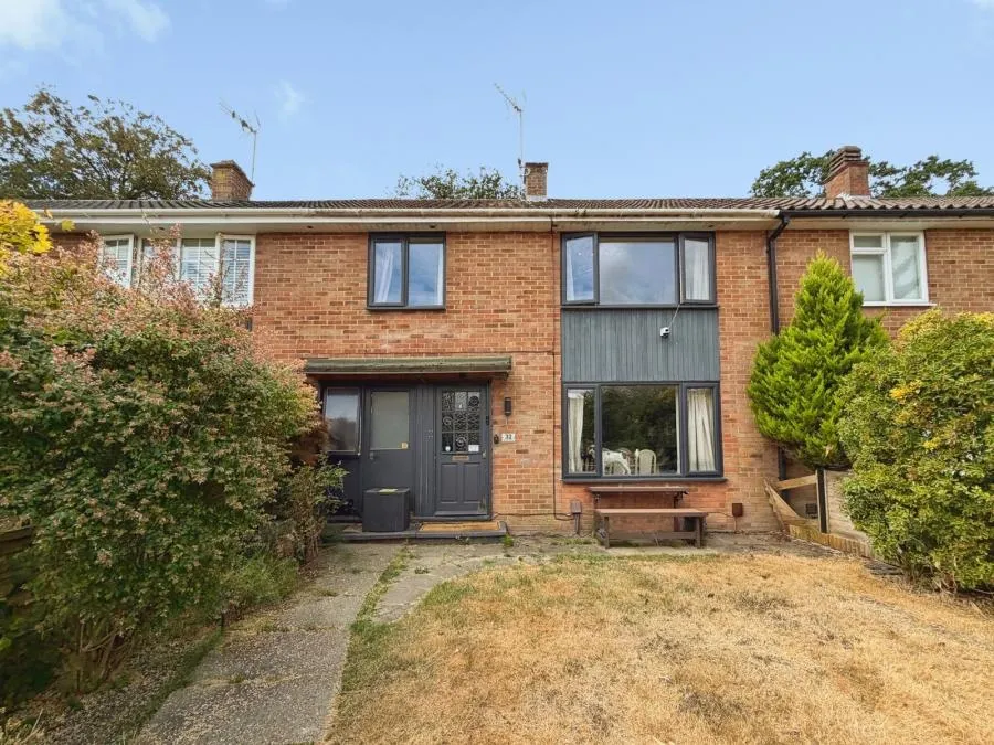 3 bed house for sale, Manston Drive, Bracknell, RG12