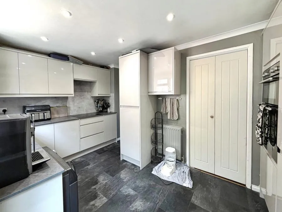 Manston Drive, Bracknell, RG12, photo 4