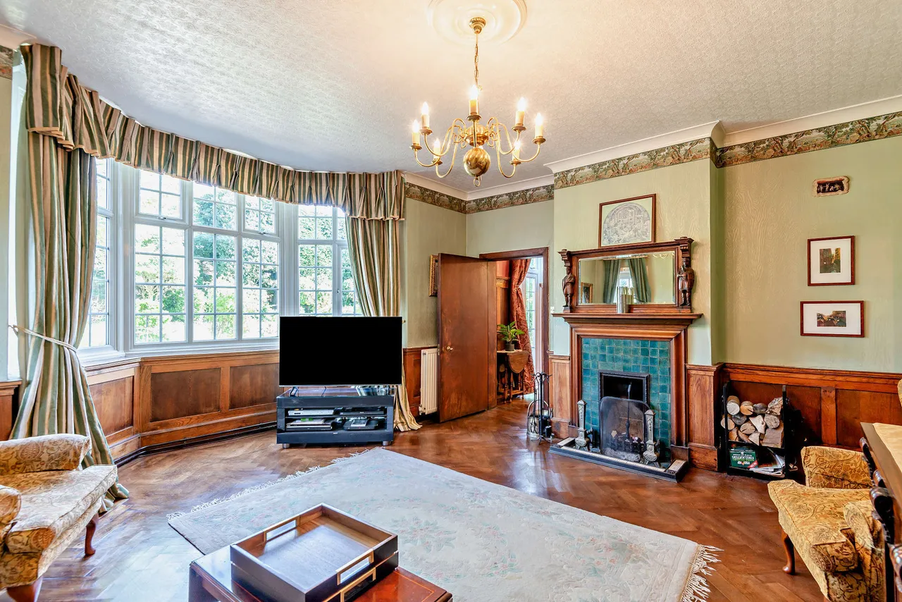 London Road, Bagshot, GU19, photo 9