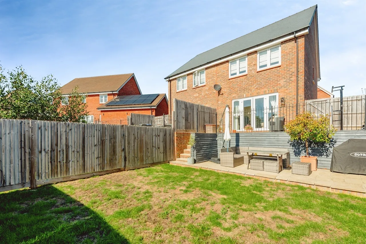 Pullman Avenue, Haywards Heath, RH16, photo 10