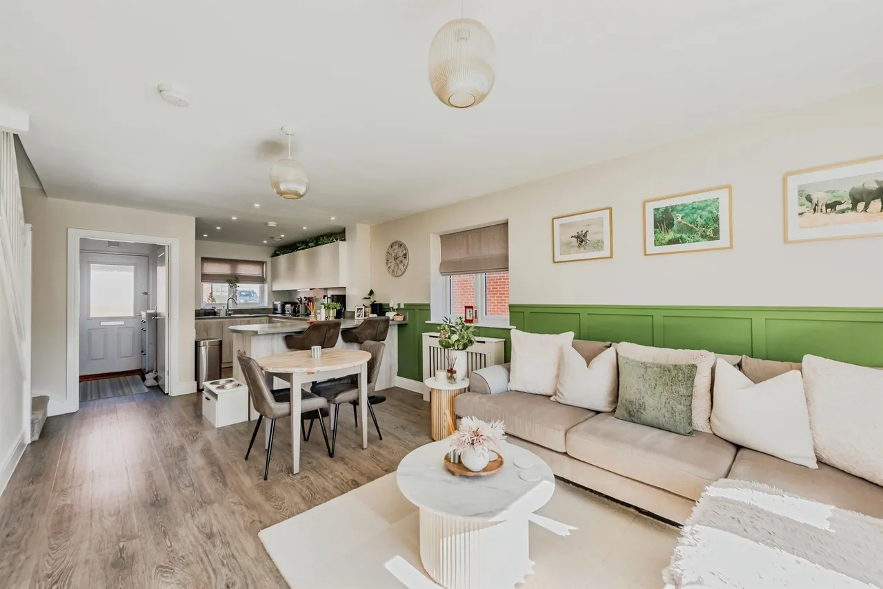 Pullman Avenue, Haywards Heath, RH16, photo 16