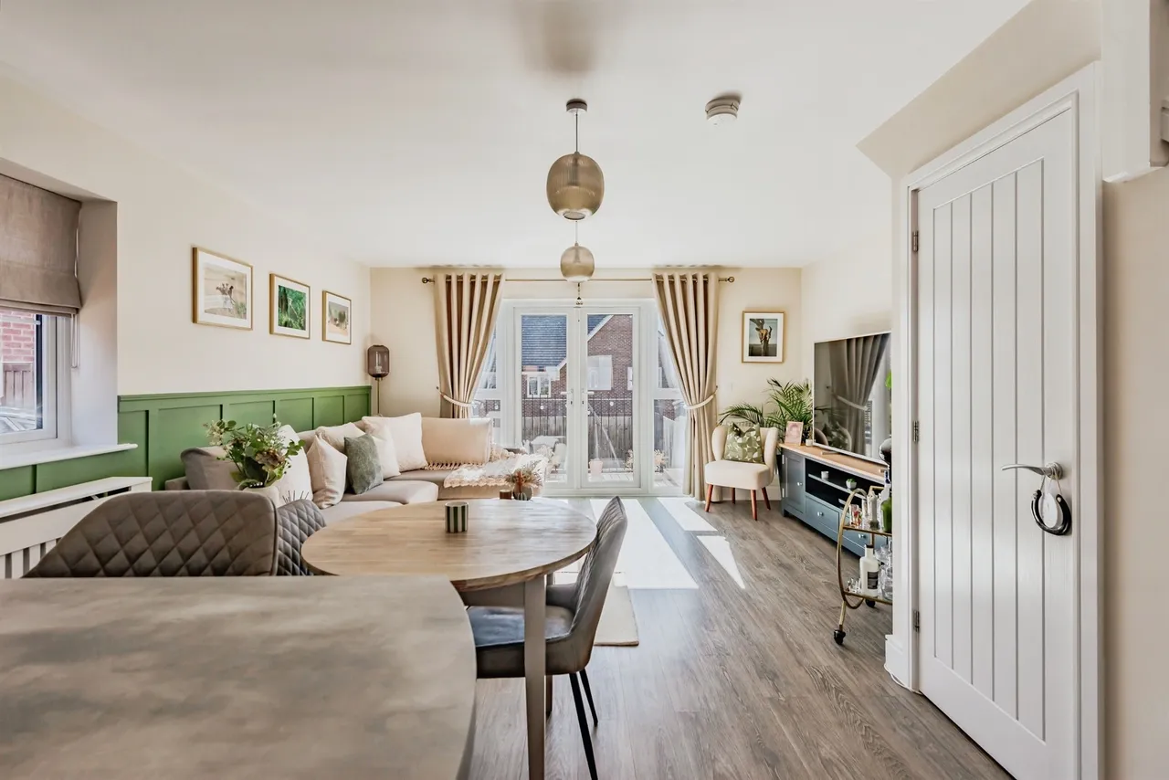 Pullman Avenue, Haywards Heath, RH16, photo 14