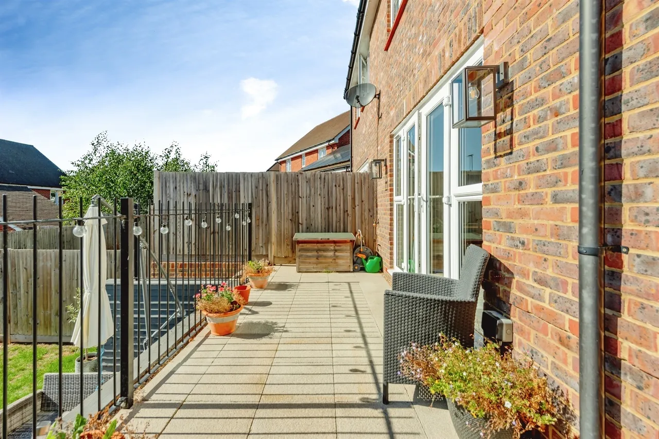 Pullman Avenue, Haywards Heath, RH16, photo 18
