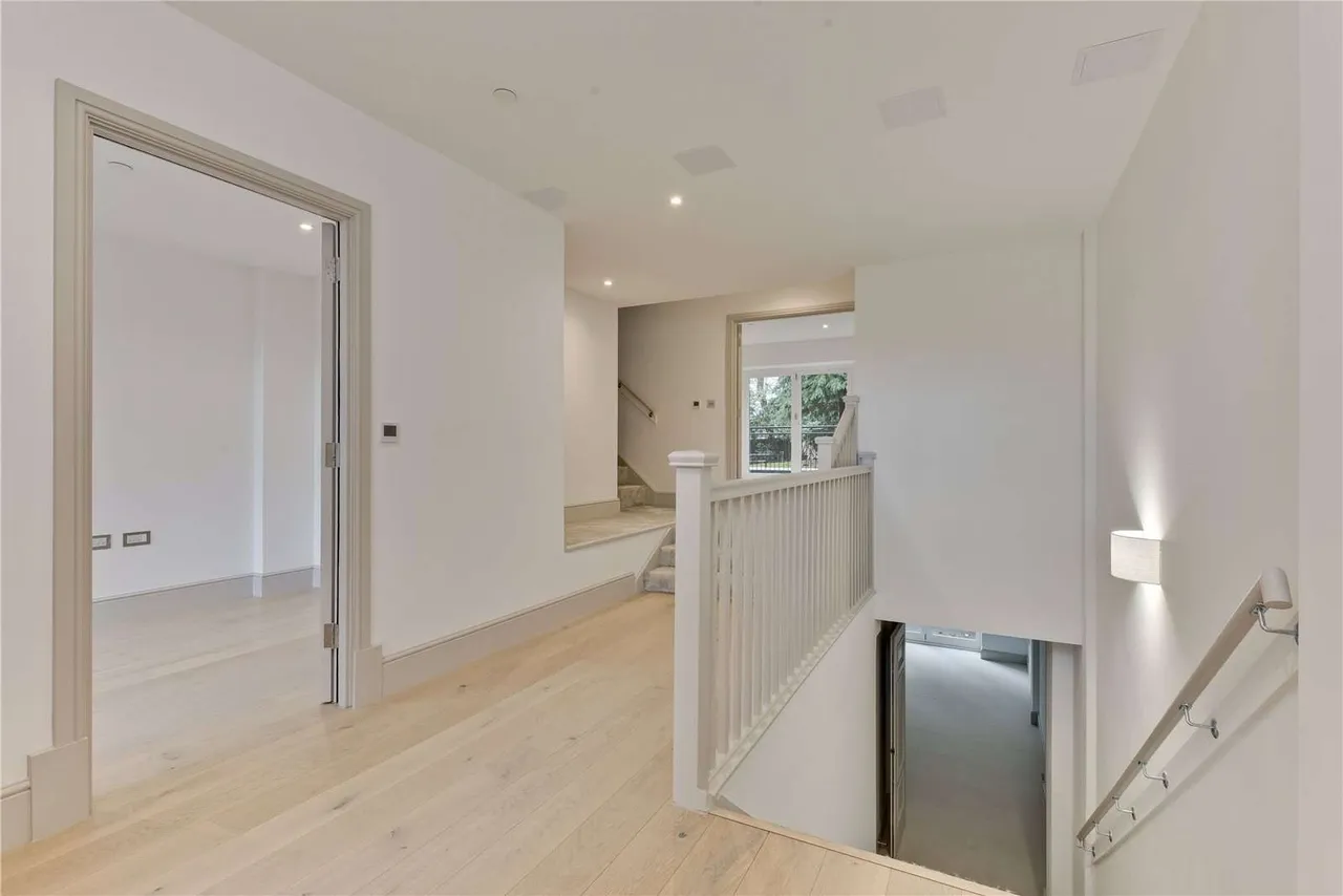 Brooklands Road, Weybridge, KT13, photo 8