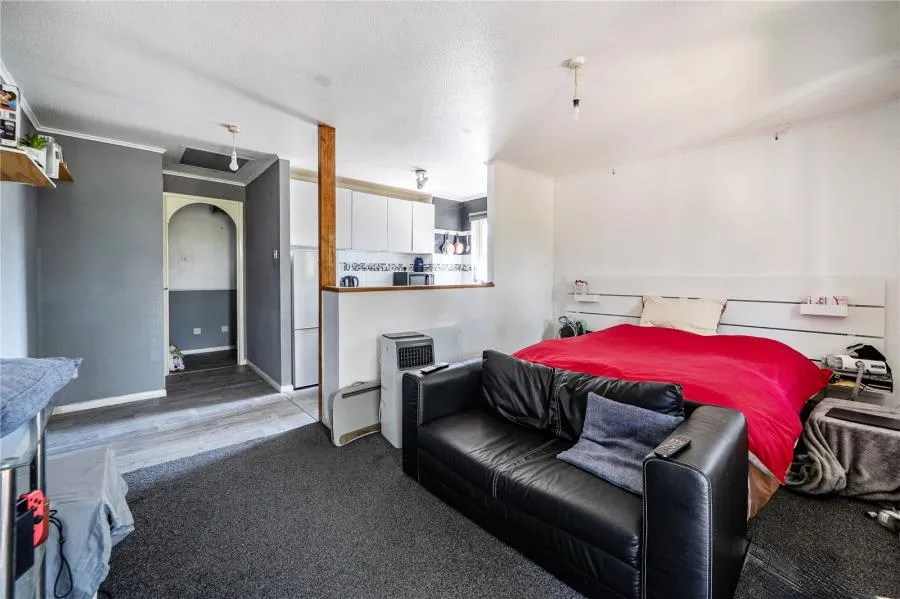 Pomander Crescent, Walnut Tree, MK7, photo 7