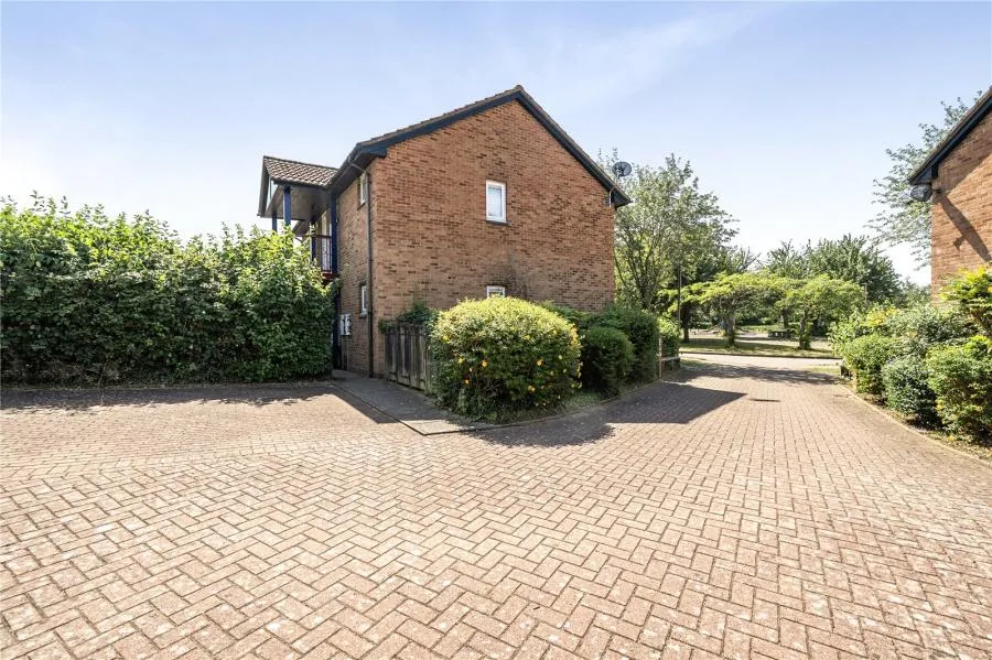 Pomander Crescent, Walnut Tree, MK7, photo 10
