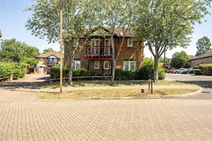 Pomander Crescent, Walnut Tree, MK7, photo 4