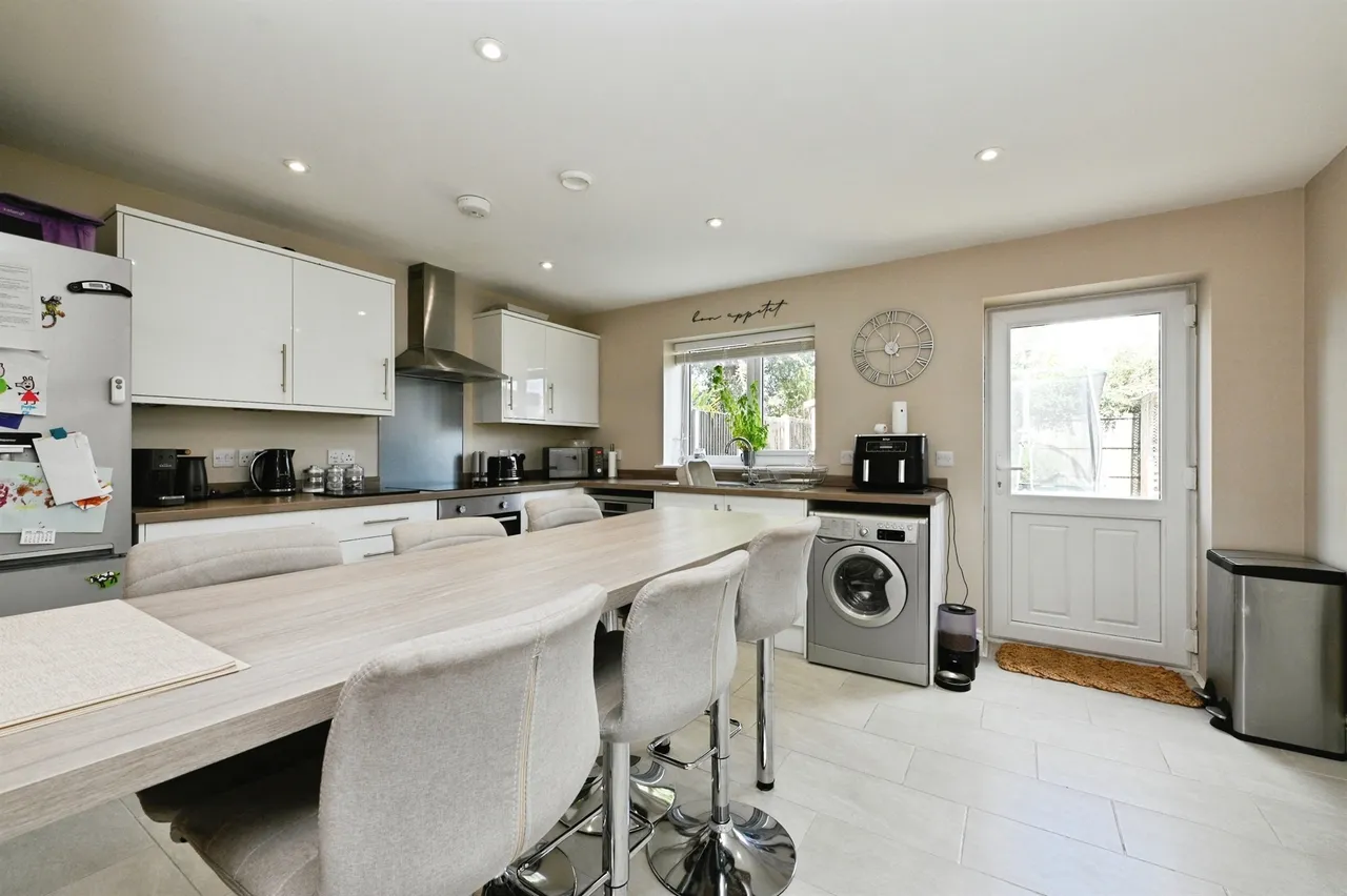 Tony Scase Court, Grimston, PE32, photo 6