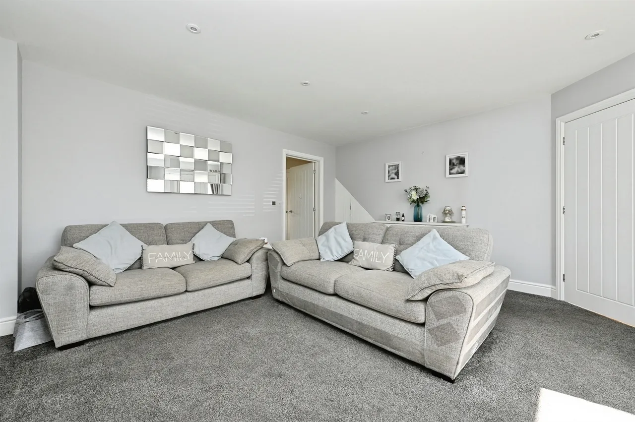 Tony Scase Court, Grimston, PE32, photo 3