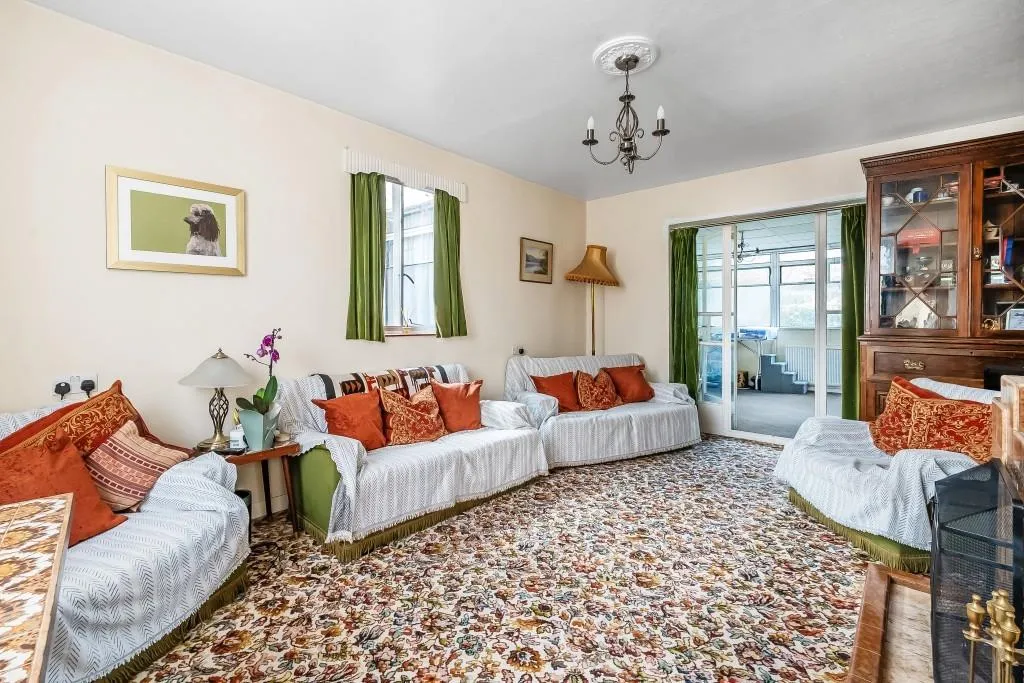 Croft Avenue, Dorking, RH4, photo 11