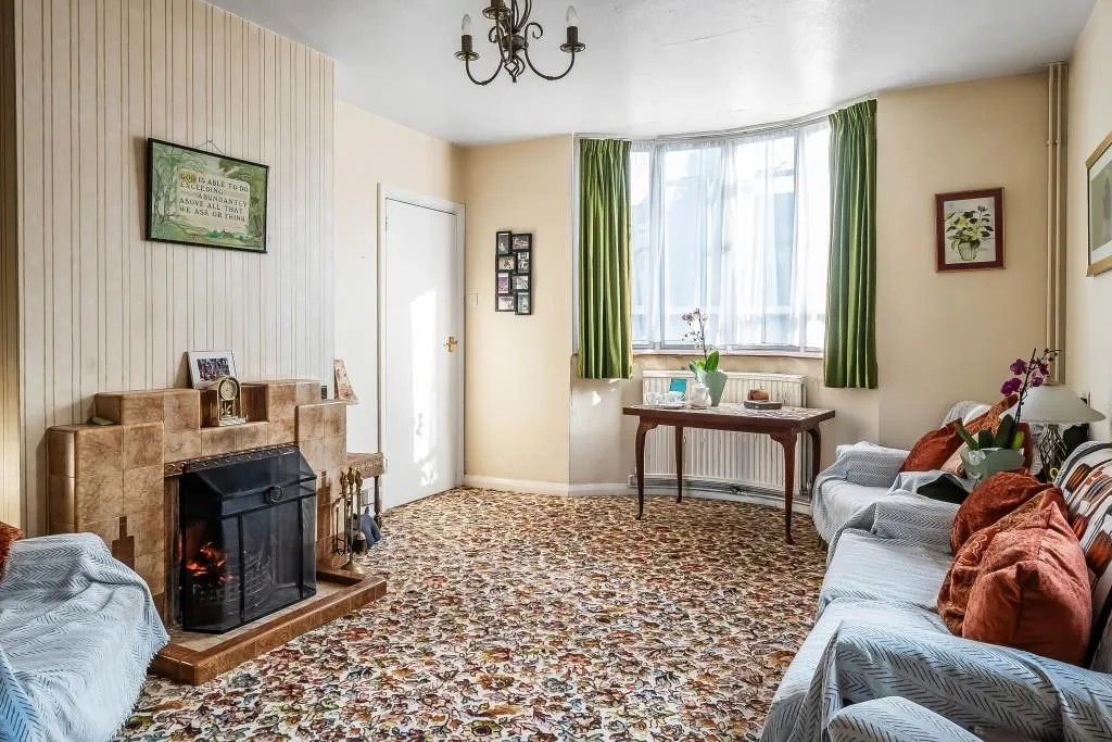Croft Avenue, Dorking, RH4, photo 5