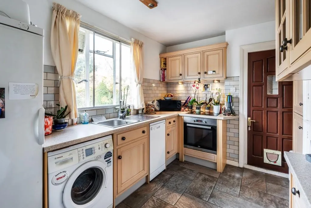 Croft Avenue, Dorking, RH4, photo 4