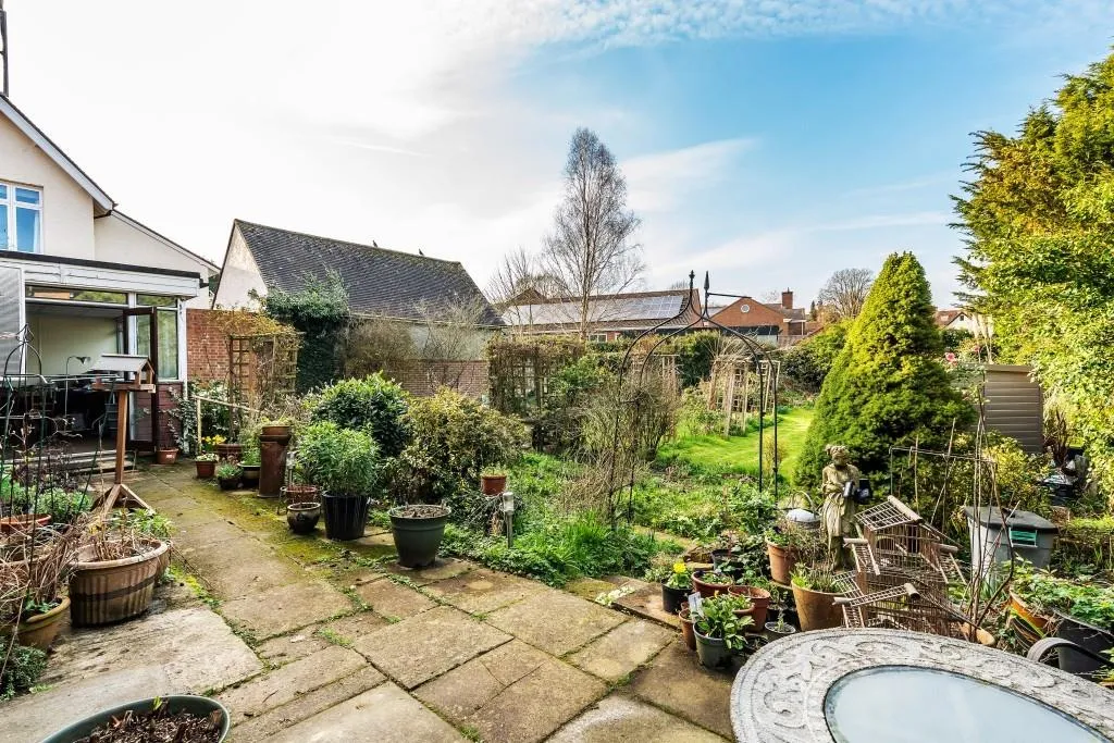 Croft Avenue, Dorking, RH4, photo 19