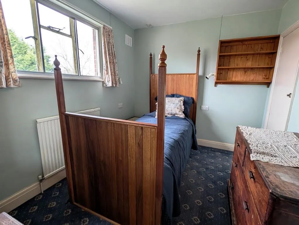 Croft Avenue, Dorking, RH4, photo 7