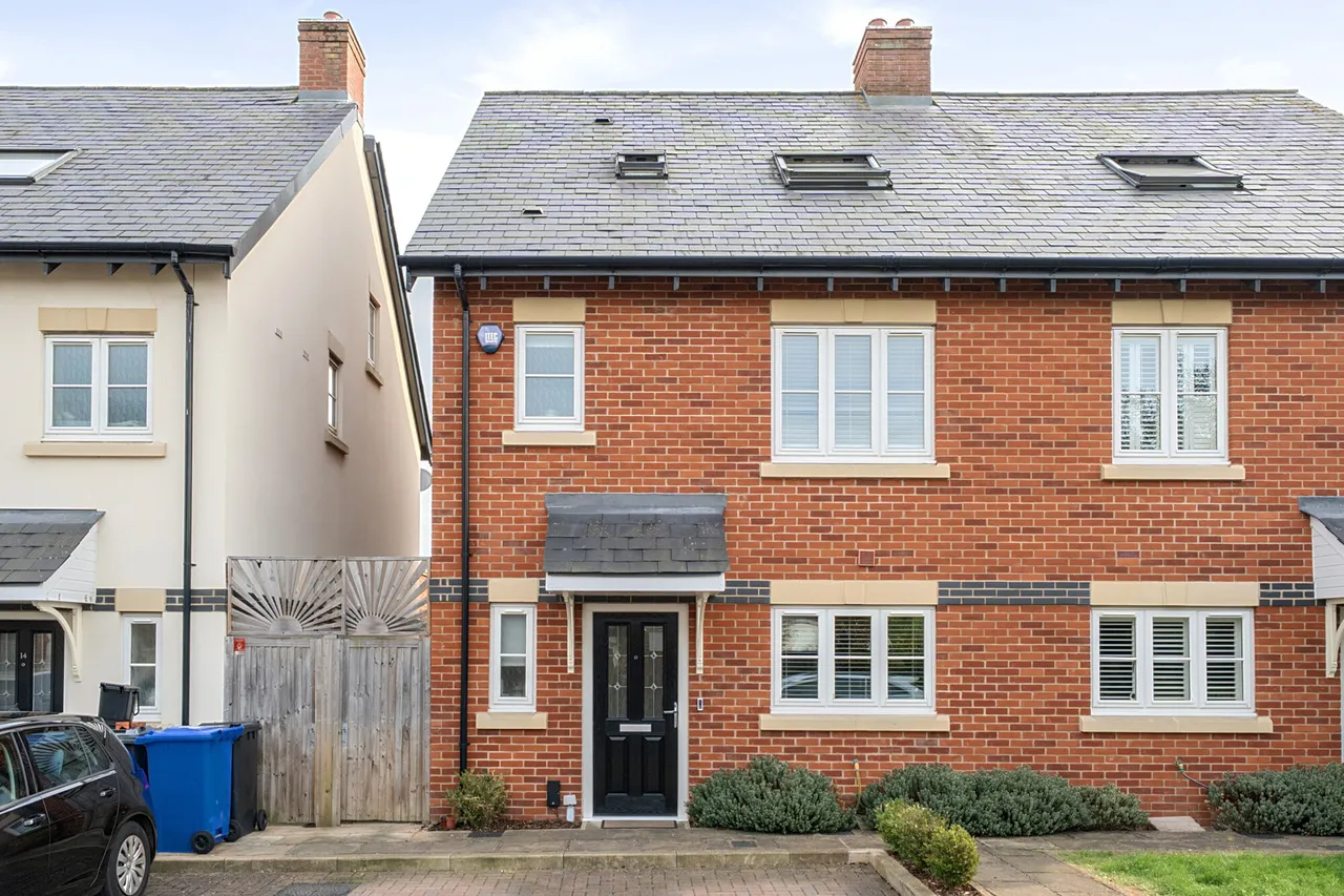 4 bed house for sale, Elmore Drive, Harrow, HA3
