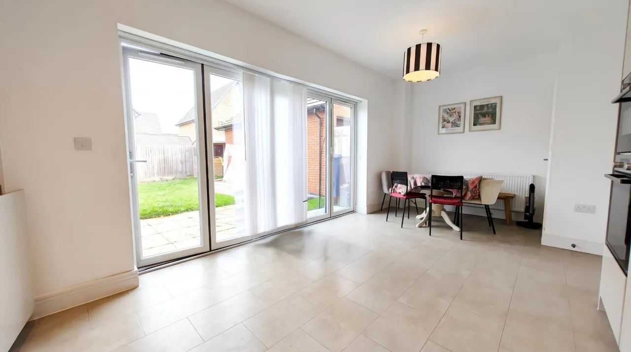 Stirling Close, Crowthorne, RG45, photo 6