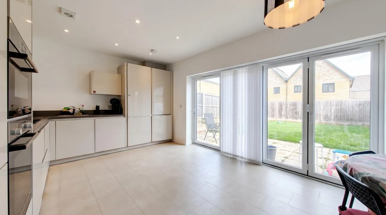 Stirling Close, Crowthorne, RG45, photo 5