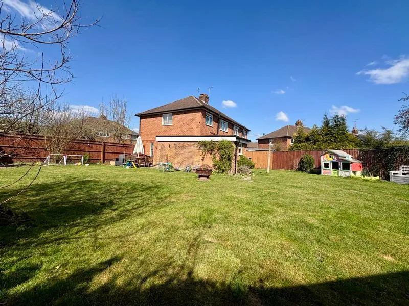 Clapton Approach, Wooburn Green HP10 0DP, photo 3