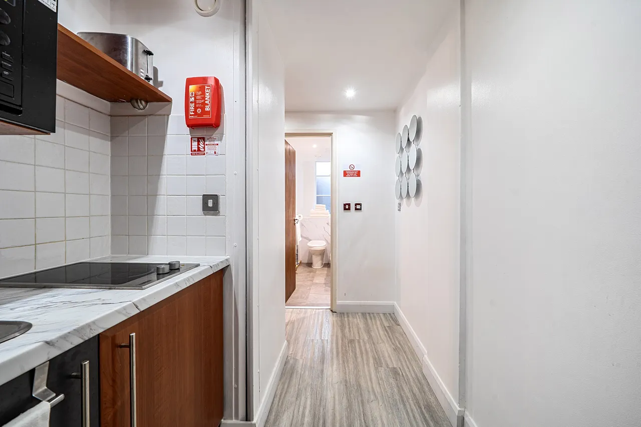 Flat G02, 2 Roland Gardens, London, photo 10