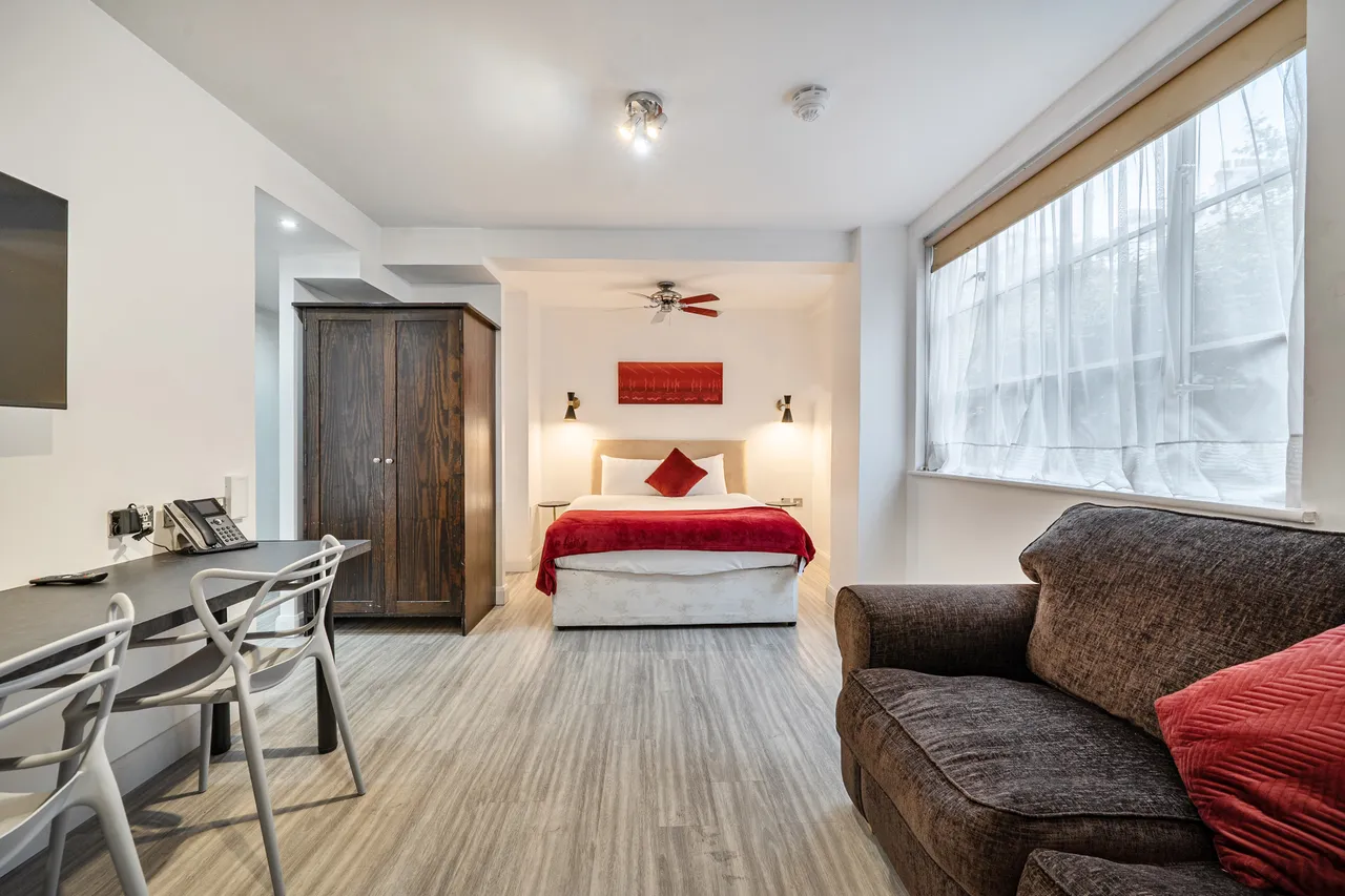 Flat G02, 2 Roland Gardens, London, photo 9