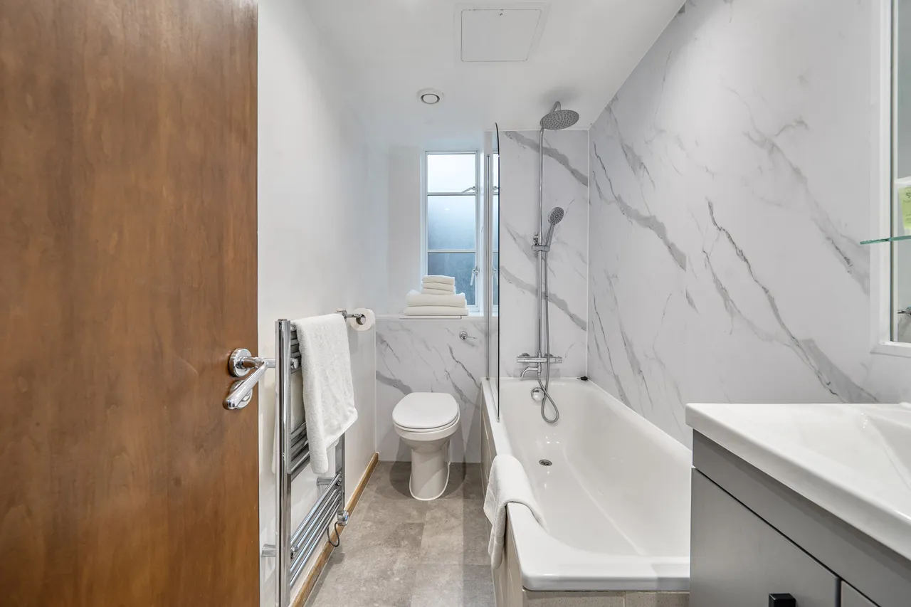 Flat G02, 2 Roland Gardens, London, photo 12