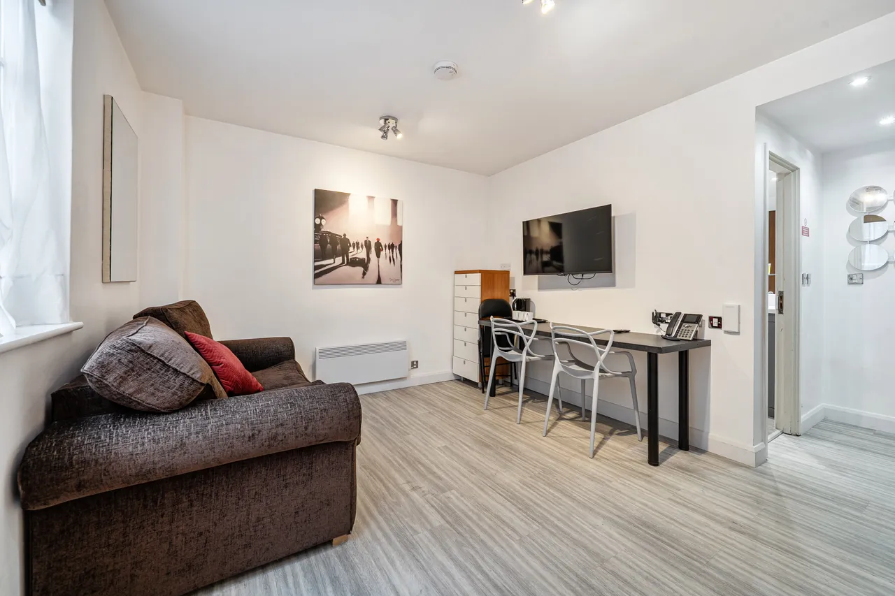 Flat G02, 2 Roland Gardens, London, photo 5