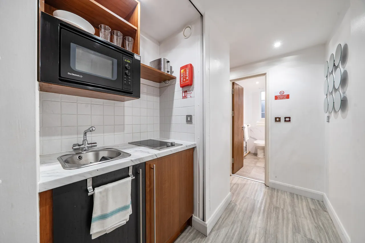 Flat G02, 2 Roland Gardens, London, photo 2