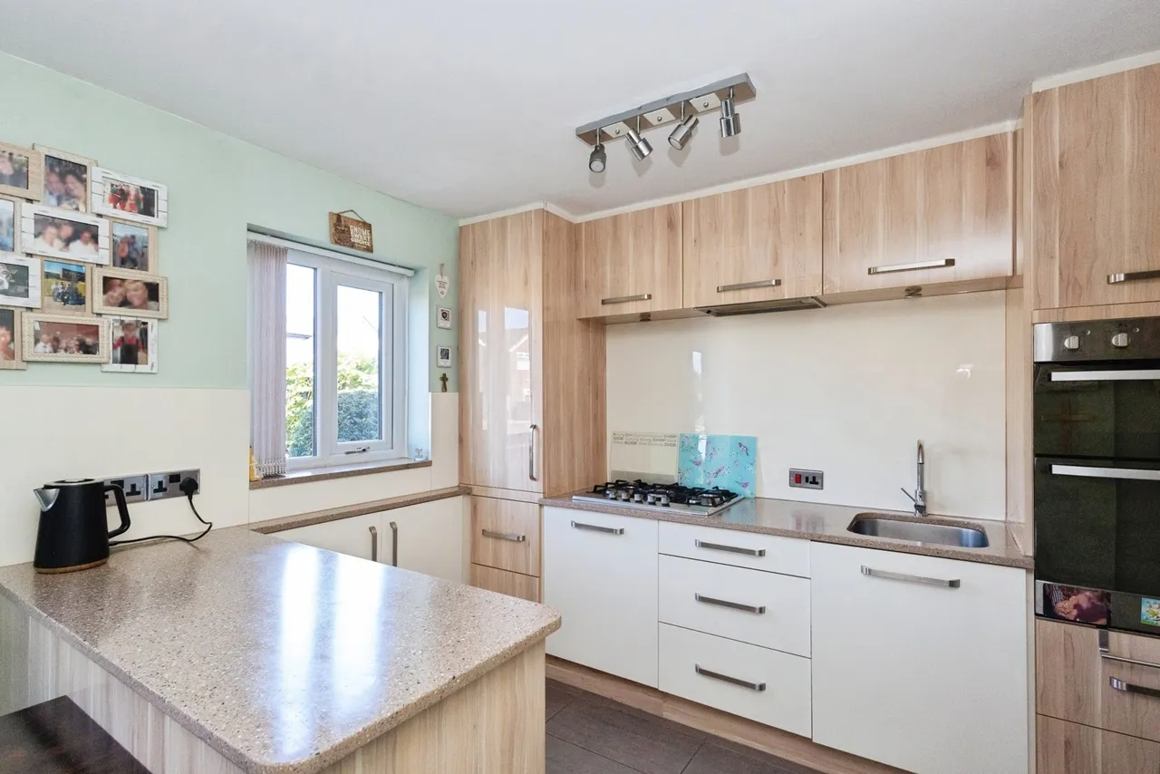 Locking Gate Rise, Waterhead OLDHAM, Lancashire, OL4, photo 6