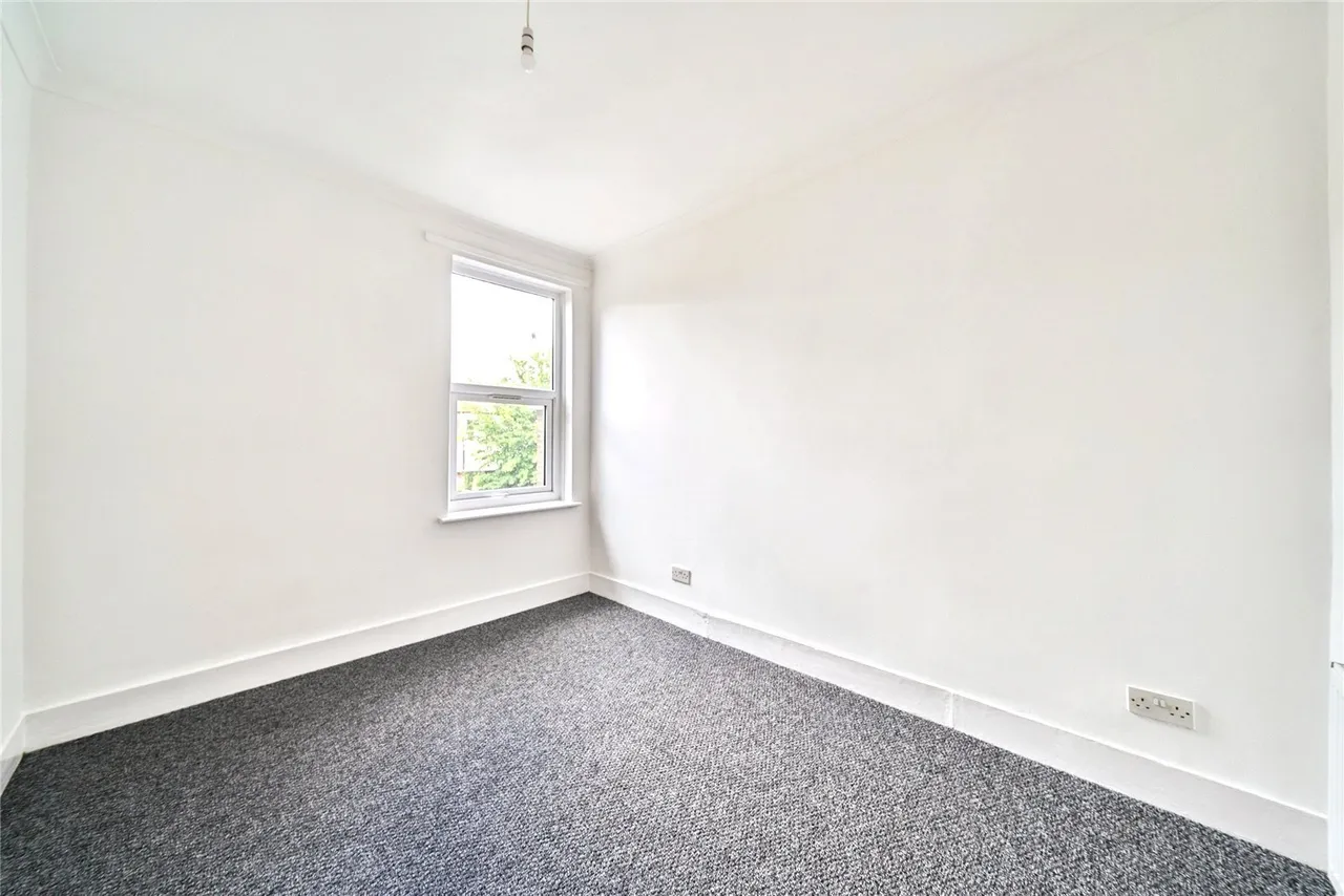 Tweedmouth Road, London, E13, photo 9