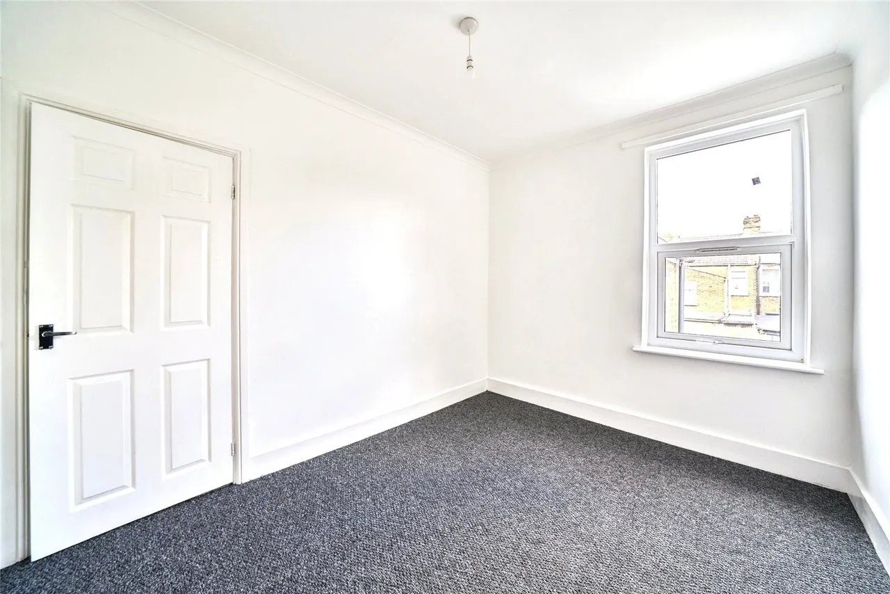 Tweedmouth Road, London, E13, photo 11