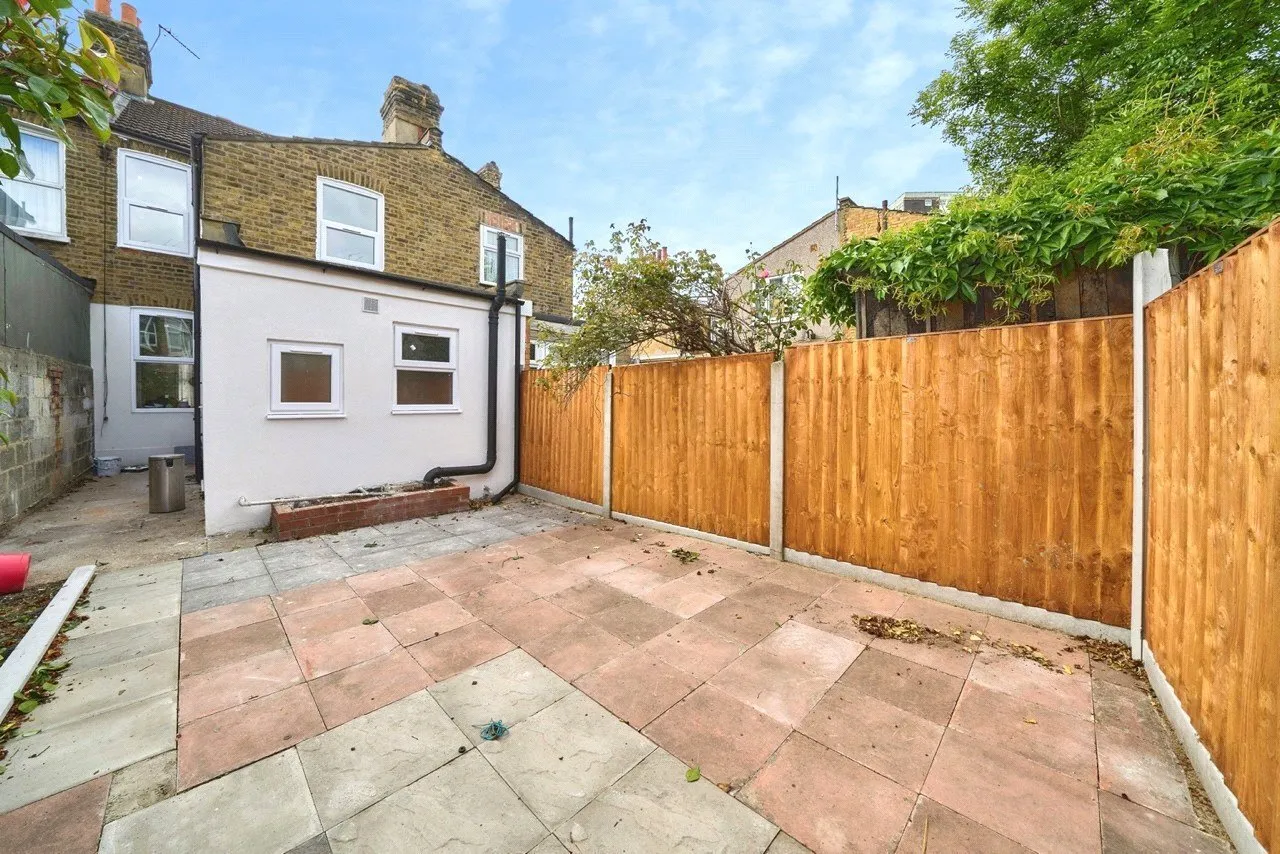 Tweedmouth Road, London, E13, photo 14