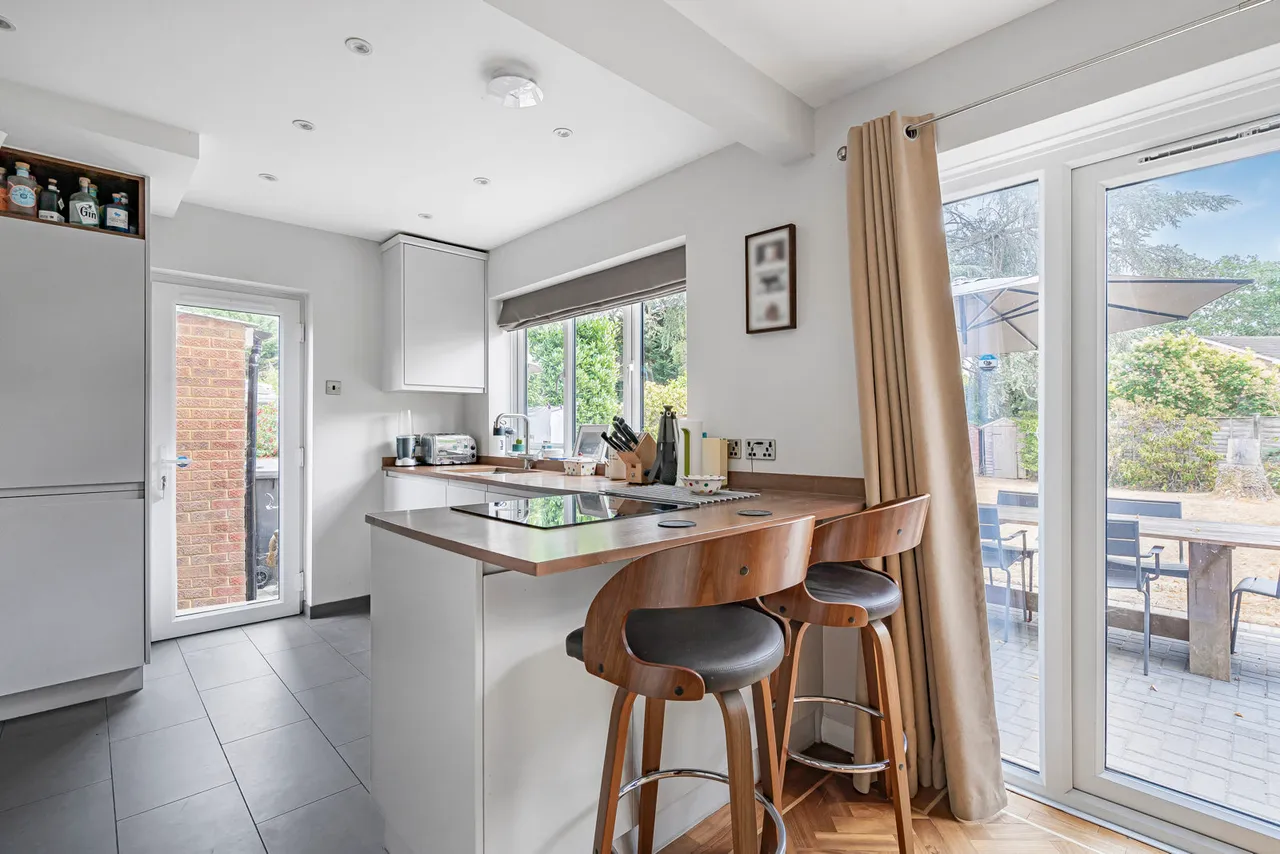 Wrecclesham Hill, Wrecclesham, GU10, photo 6