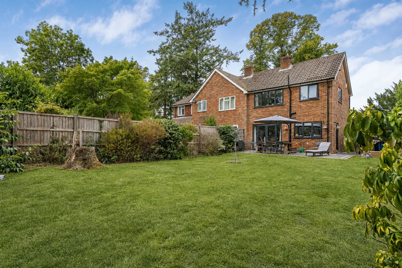Wrecclesham Hill, Wrecclesham, GU10, photo 4