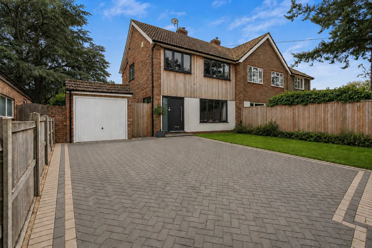 3 bed house for sale, Wrecclesham Hill, Wrecclesham, GU10