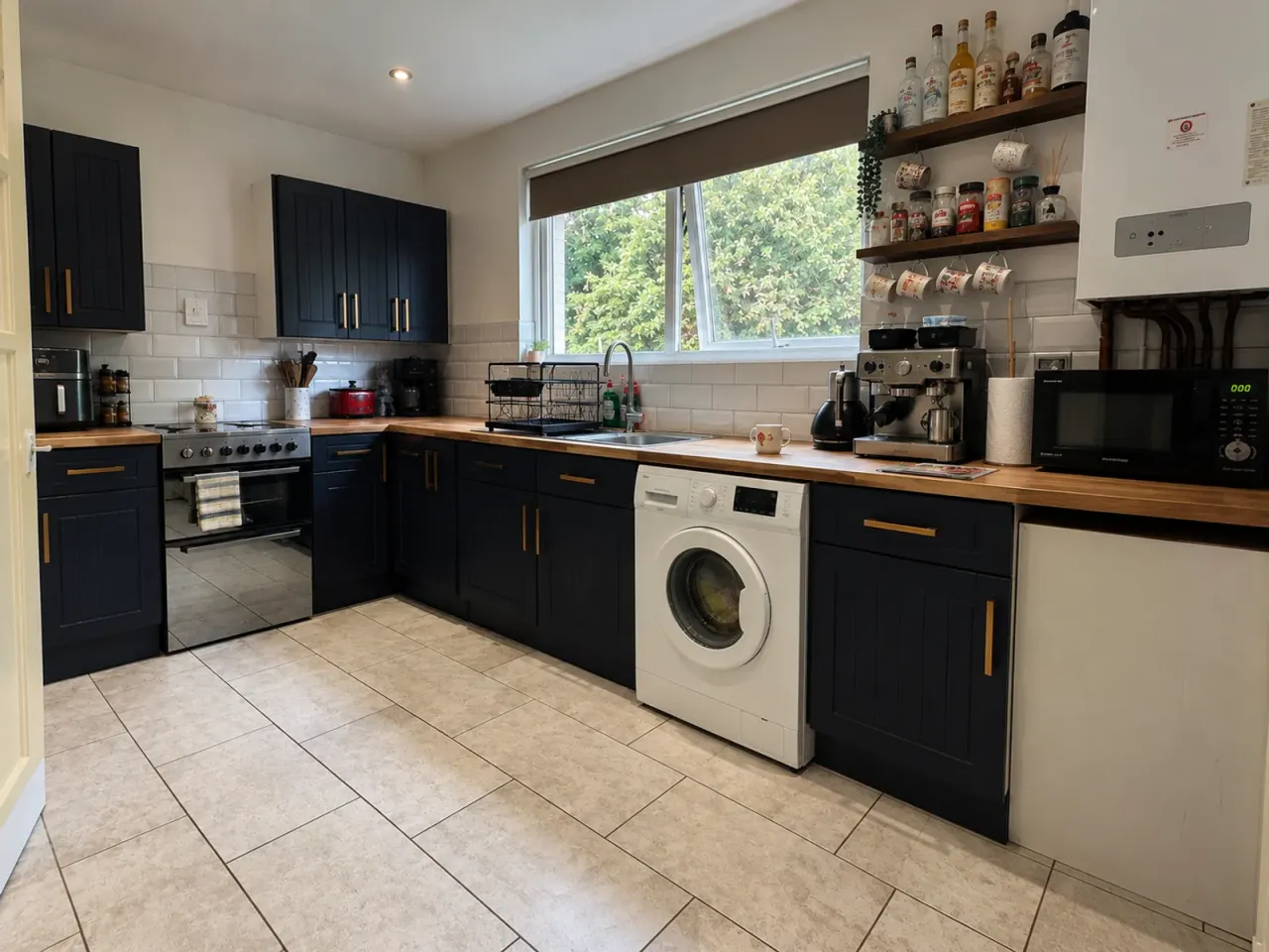Kirkstall Close, Eastbourne, BN22, photo 2