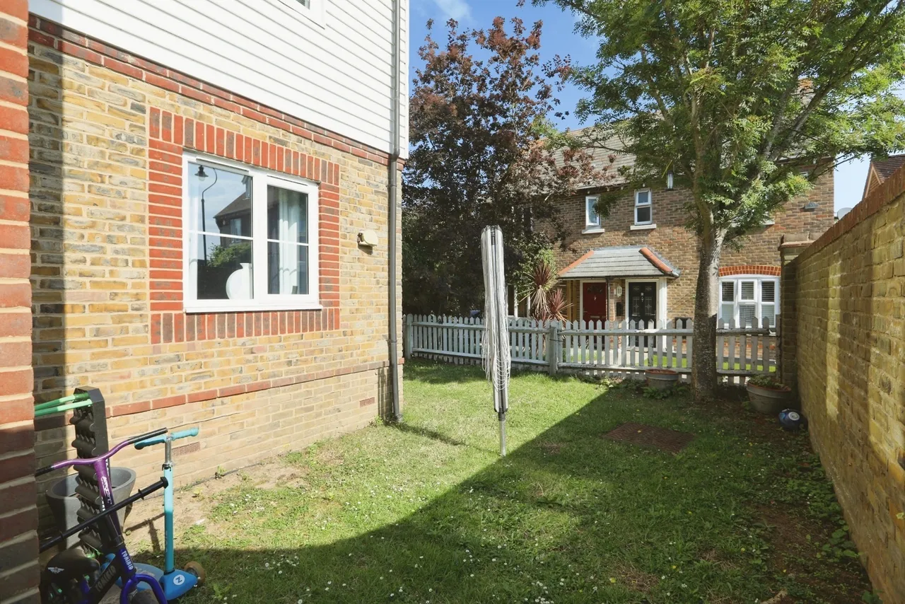 Mansfield Drive, Iwade, Sittingbourne, Kent, ME9, photo 15