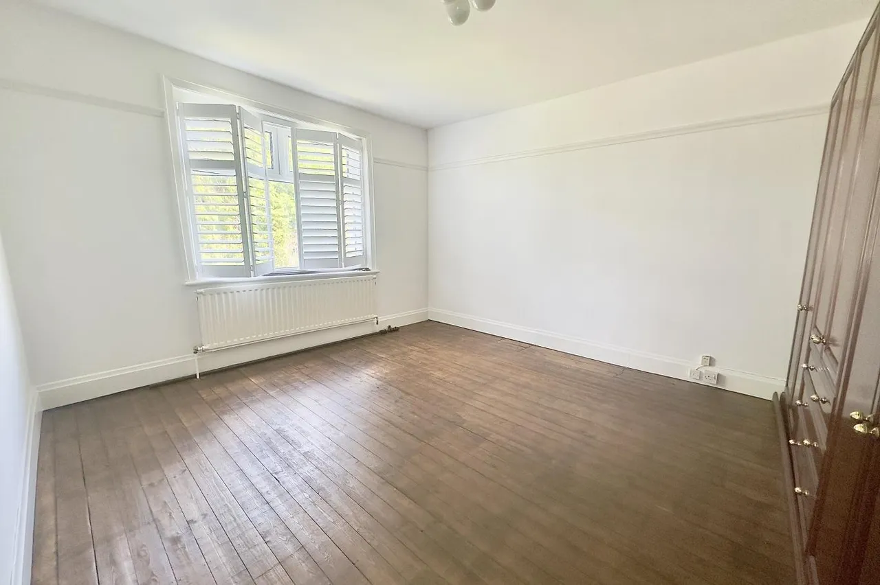 Holdenhurst Avenue, BH7, photo 13