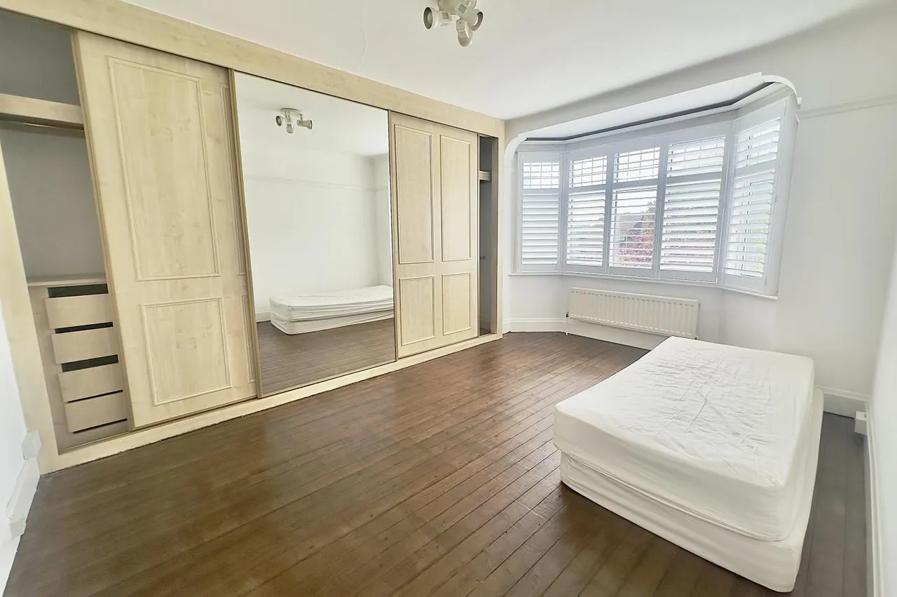Holdenhurst Avenue, BH7, photo 18
