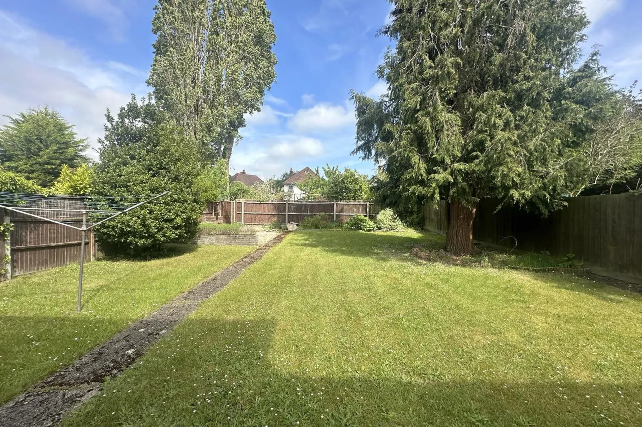 Holdenhurst Avenue, BH7, photo 3