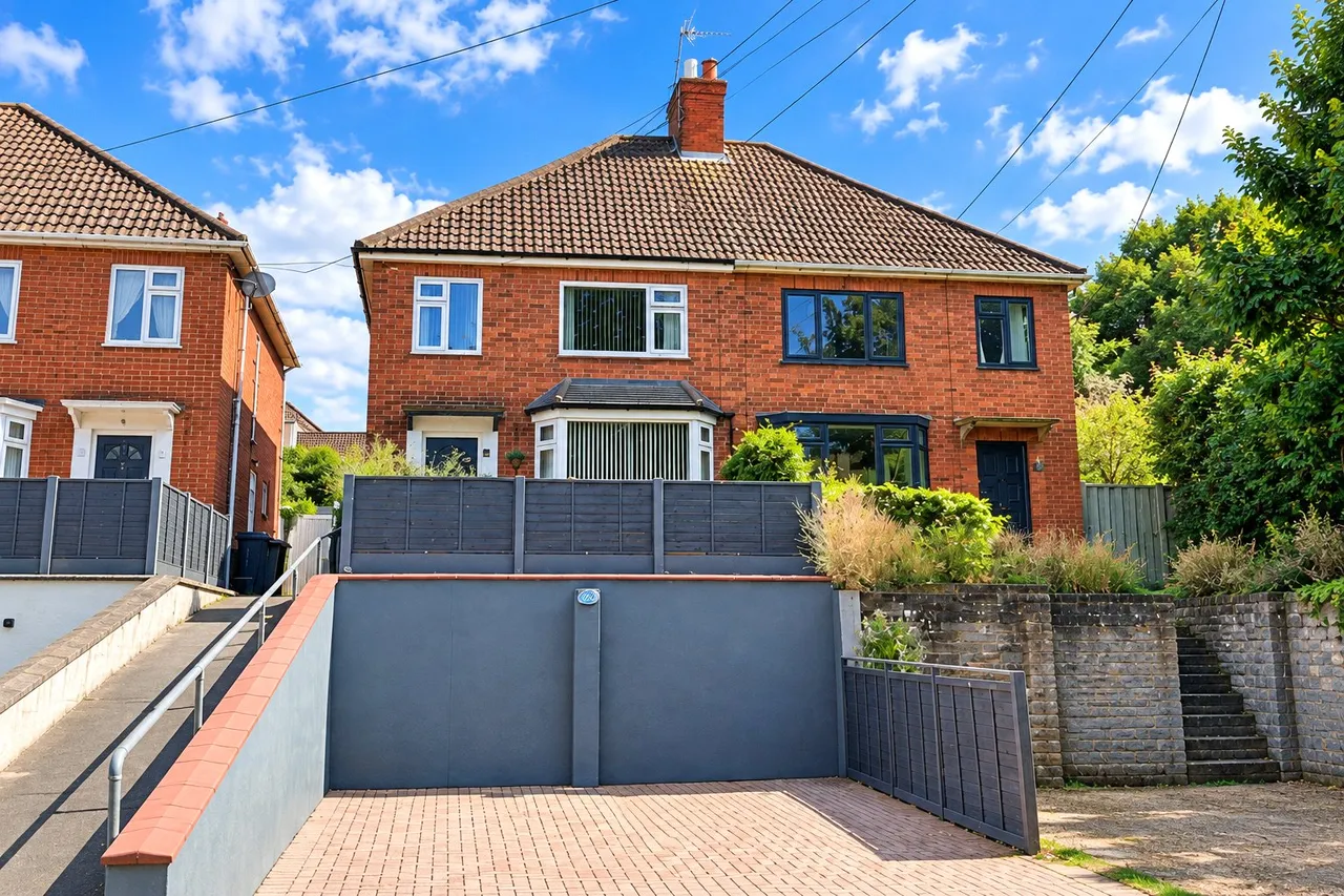 4 bed house for sale, Westbury