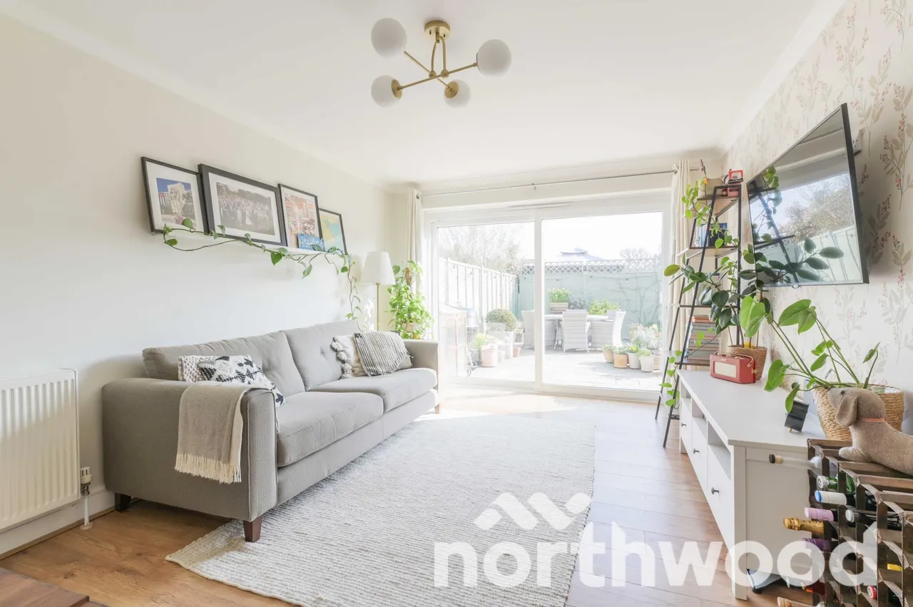 Nightingale Drive, West Ewell, KT19, photo 2
