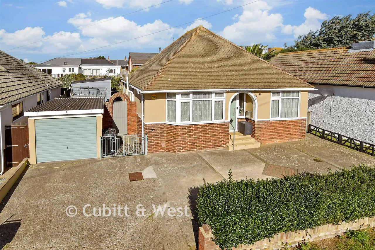 3 bed house for sale, Malines Avenue, Peacehaven, BN10
